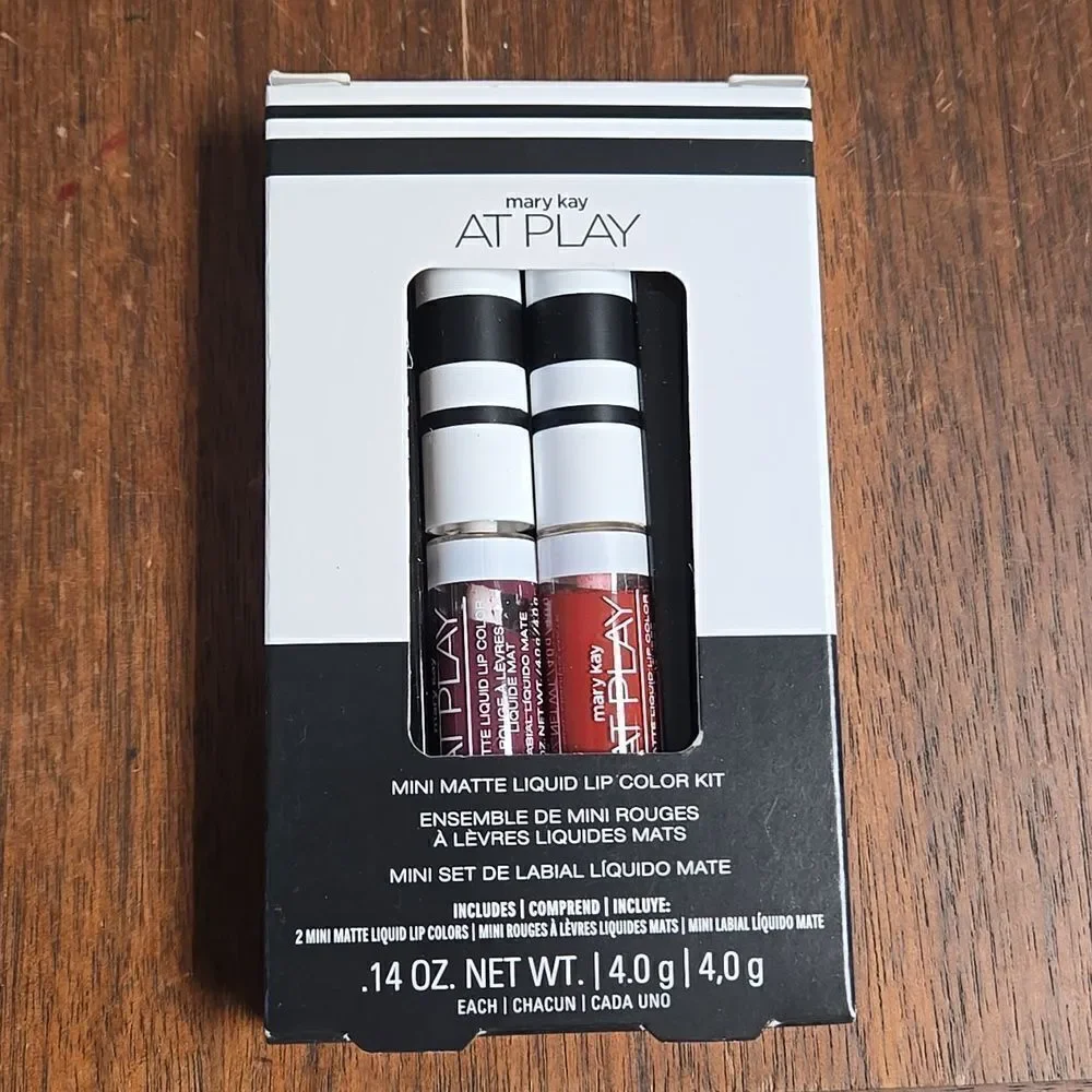MARY KAY AT PLAY MINI MATTE LIQUID COLOR KIT IN BERRY STRONG AND RED ALERT